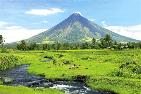 Category:Landforms of the Philippines .